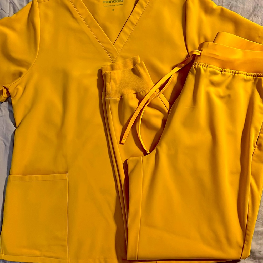 MANDALA jogger set (Medium)